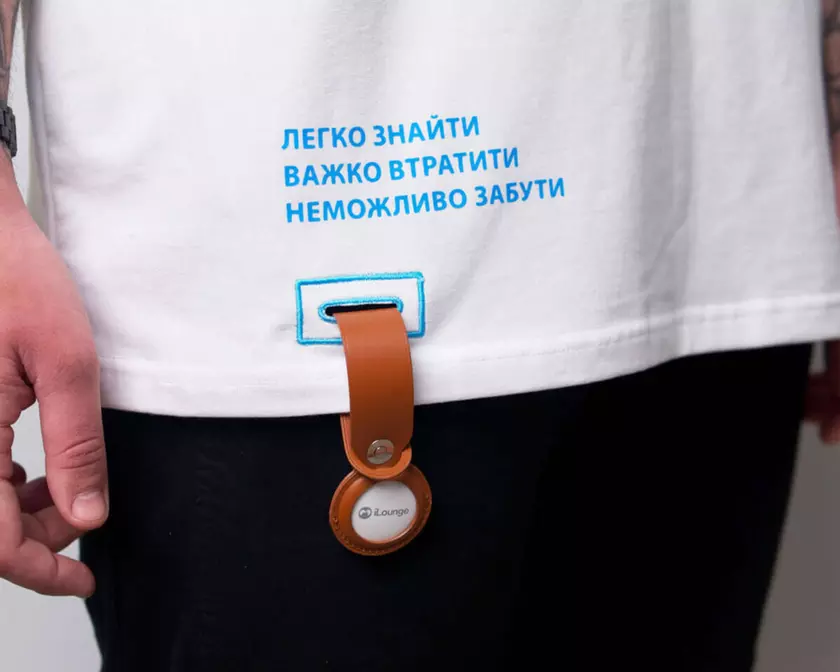 Легко найти, тяжело потерять, невозможно забыть: iLounge анонсировал футболку c меткой Apple AirTag