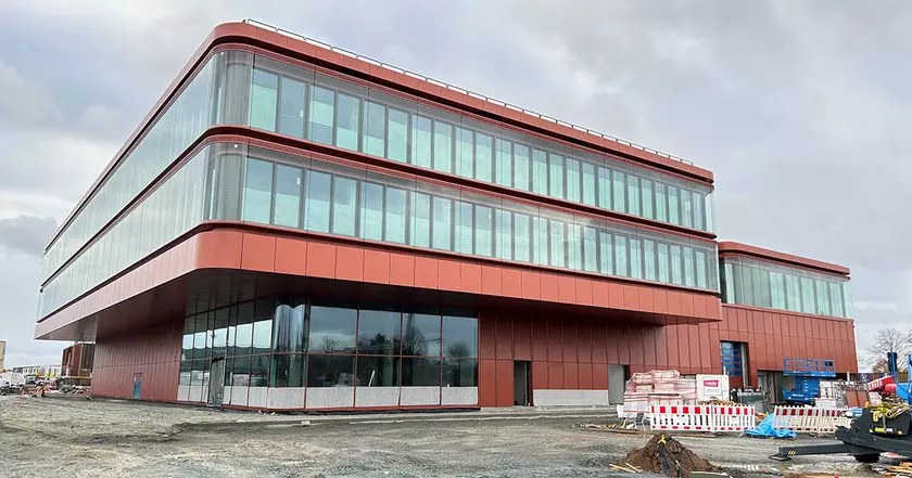 «Квадратный кампус» HMETC в Рюссельсхайме: Новаторское пространство для разработки