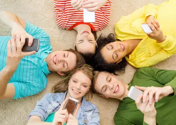 Опрос: выбираем лучший смартфон 2015 года