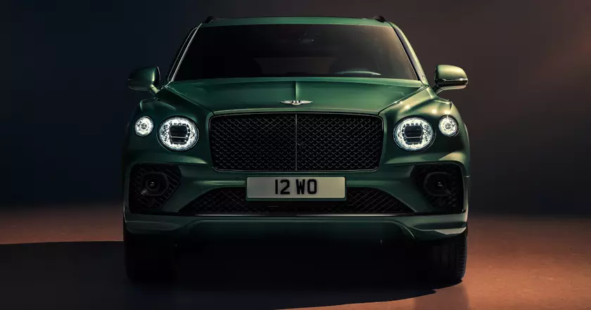 Exploring the Luxurious Tech Inside Bentley's New Bentayga