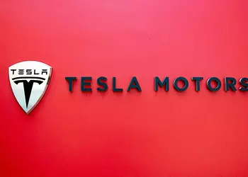 В сентябре Tesla представит электрогрузовик с автопилотом