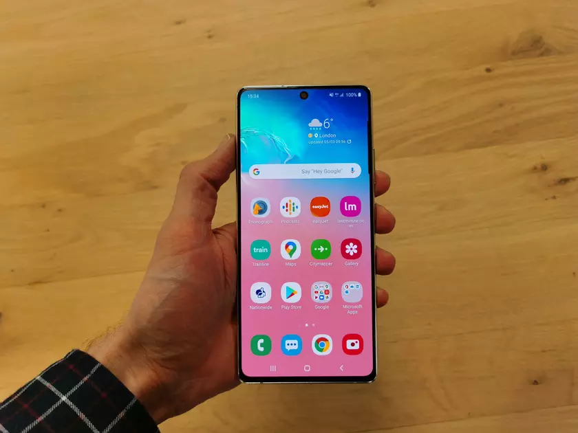 Преемник Galaxy S10 Lite: Samsung работает над упрощённой версией Galaxy S20
