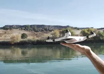 Квадрокоптер PhoneDrone Ethos со смартфоном в качестве "мозга" и камеры