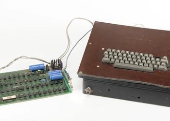Apple's first computer, released in the 70s, is being sold at auction - it is planned to be sold for $200,000