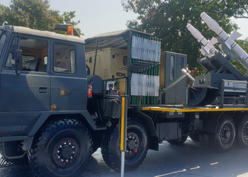 Индия представила систему противовоздушной обороны Samar-2 с авиационной ракетой P-27T и шасси Tatra 815