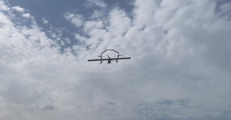 Ukrainische Aufklärungsdrohne OKO-9 hat ihren ersten Flug absolviert - die Drohne kann bis zu 100 km weit fliegen und eine Geschwindigkeit von 100 km/h erreichen