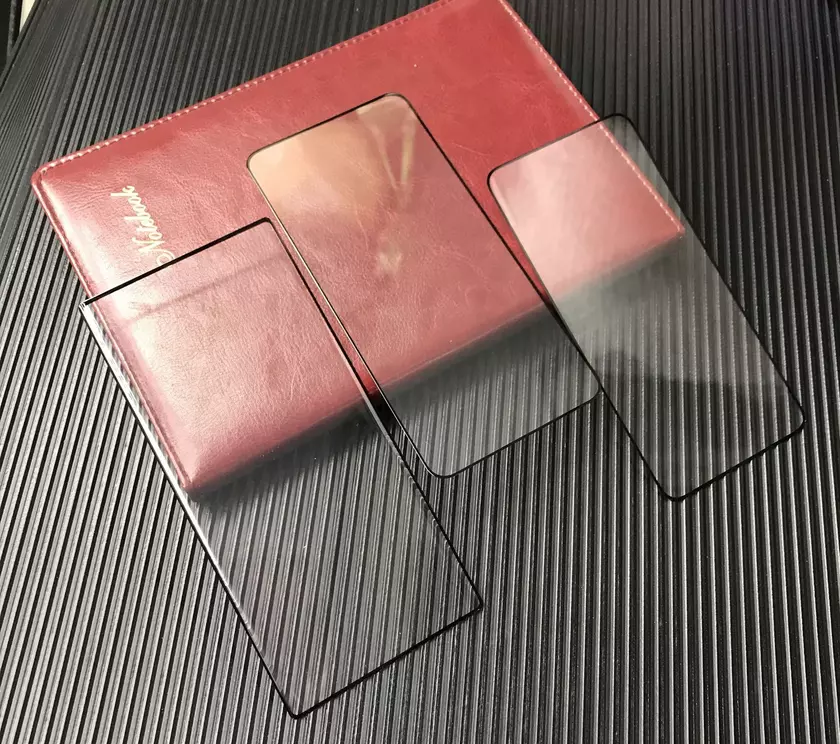 Защитные стекла позволяют оценить габариты и дизайн флагманов Samsung Galaxy S22, Galaxy S22+ и Galaxy S22 Ultra