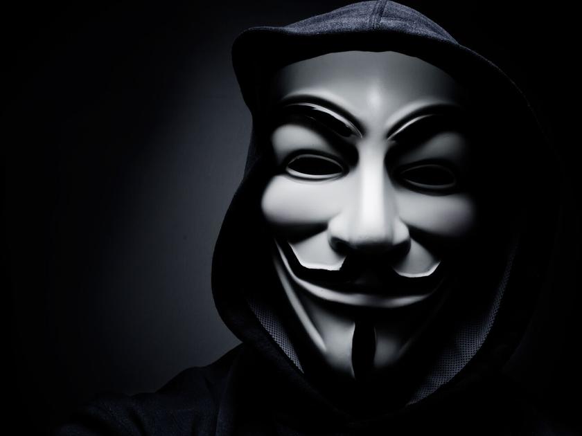 Хакеры из Anonymous объявили кибервойну РФ: на российских телеканалах звучит украинская музыка
