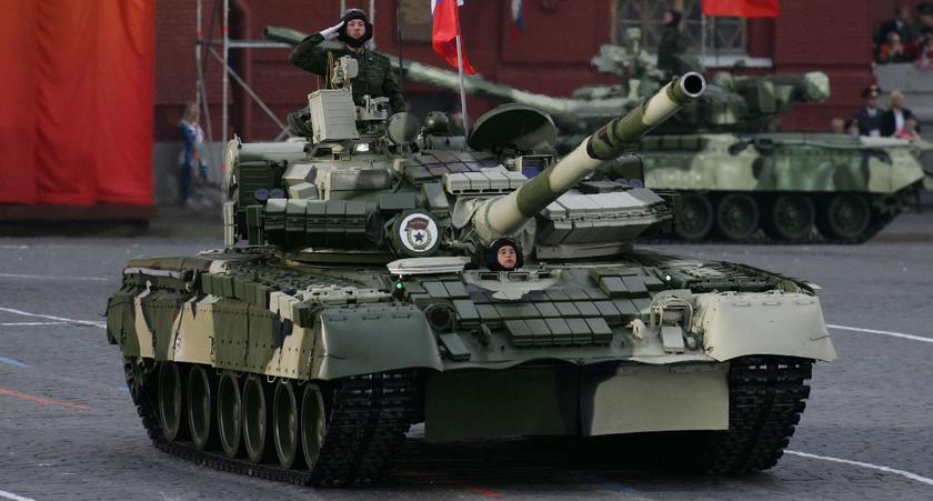 Armed Forces of Ukraine hit two Russian tanks T-80BV
