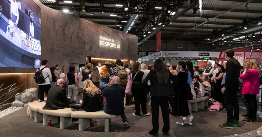 Samsung представила на выставке EuroCucina 2024 новую бытовую технику с искусственным интеллектом на заказ