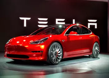 Tesla выпустила только 260 «бюджетных» Model 3 за квартал