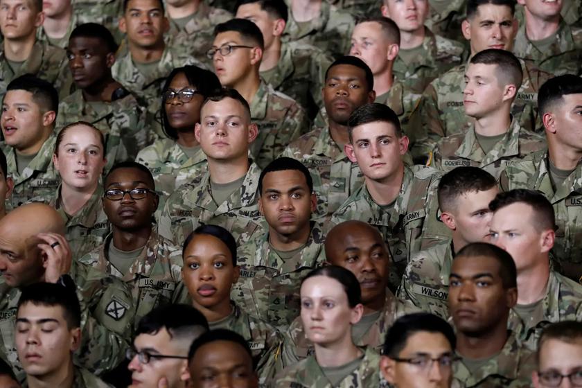 США хотят ставить мужчин на воинский учет, ведь назревает рекрутинговый кризис