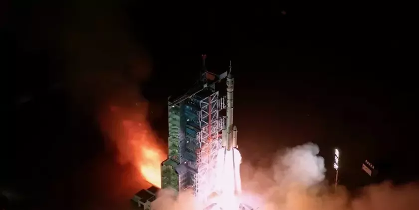 Shenzhou 21: Китайские космонавты отправляются на Tiangong