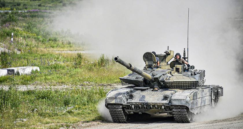 Pancerz w zmodernizowanym rosyjskim czołgu T-90M wartym nawet 5 milionów dolarów zaczyna rozchodzić się w szwach po trafieniu pociskiem.