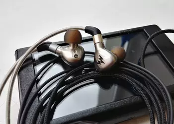 Обзор Whizzer A15: недорогие внутриканальные наушники здорового человека