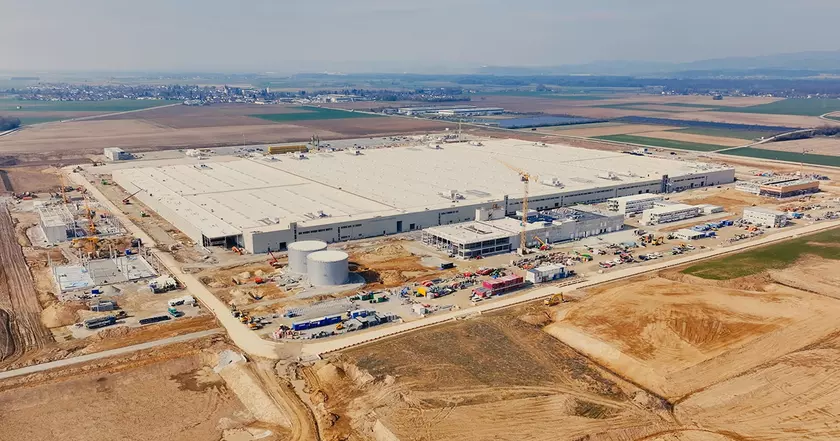 Будущий завод BMW в Ирльбахе: Видеоосмотр строительства