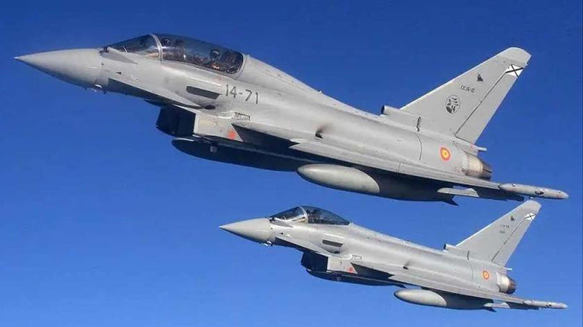 Испания впервые будет использовать самолёт Airbus A400M за пределами страны в рамках миссии НАТО и перекинула в Эстонию восемь истребителей четвёртого поколения Eurofighter Typhoon