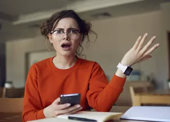 На iPhone тоже есть приложения, шпионящие за пользователями. Apple грозит удалить их из App Store