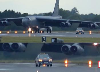 Un bombardero nuclear B-52H Stratofortress destruyó las luces de la pista de aterrizaje en el Reino Unido durante un "paseo del cangrejo".