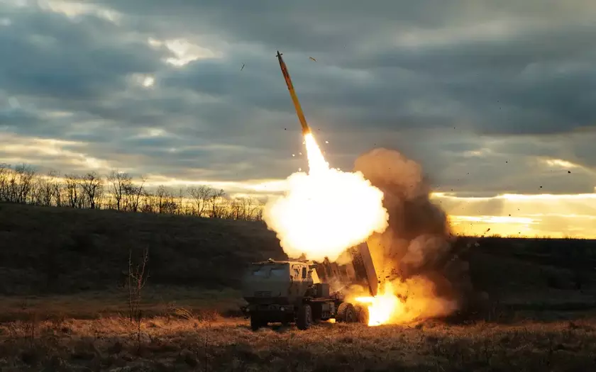 "Спасательный круг" больше не спасает: американский HIMARS сейчас "полностью неэффективен" против российской радиоэлектронной борьбы