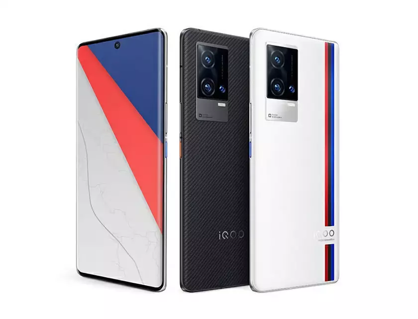 В сеть утекли подробные характеристики флагманов iQOO 8 и iQOO 8 Pro