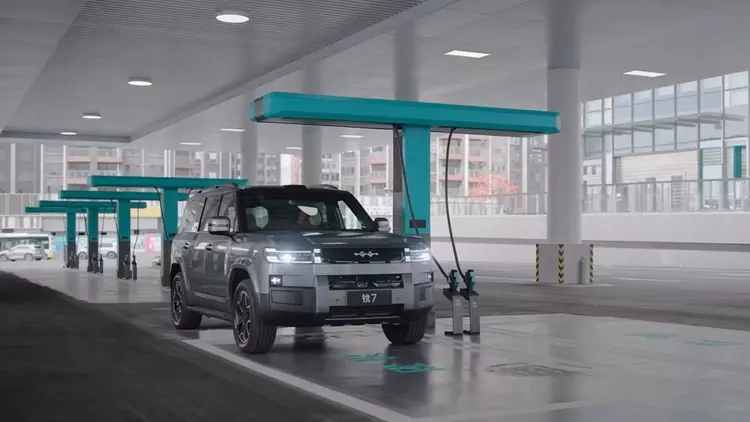 BYD's 1,500 kW Flash Charger hits ...