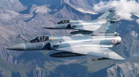 Emmanuel Macron : la France va transférer des avions de combat Mirage 2000-5 à l'Ukraine