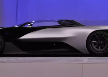 CES 2016: концепт электромобиля Faraday Future FFZERO1 мощностью 1000 л/с