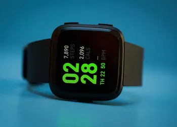В сеть утекли рендеры новых смарт-часов Fitbit Versa 2