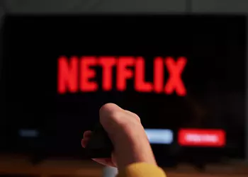 Netflix готовит новую подписку — с рекламой, но вдвое дешевле своего самого популярного тарифа