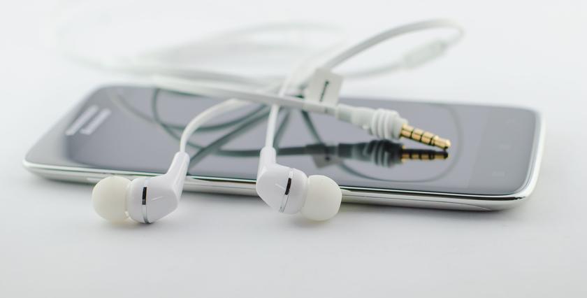 Choosing the best vacuum headphones (earplugs)