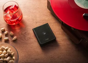 Motorola Razr 60 Ultra: самый мощный складной смартфон - 7-дюймовый экран, Snapdragon 8 Elite, три камеры 50 МП да еще и с алькантарой