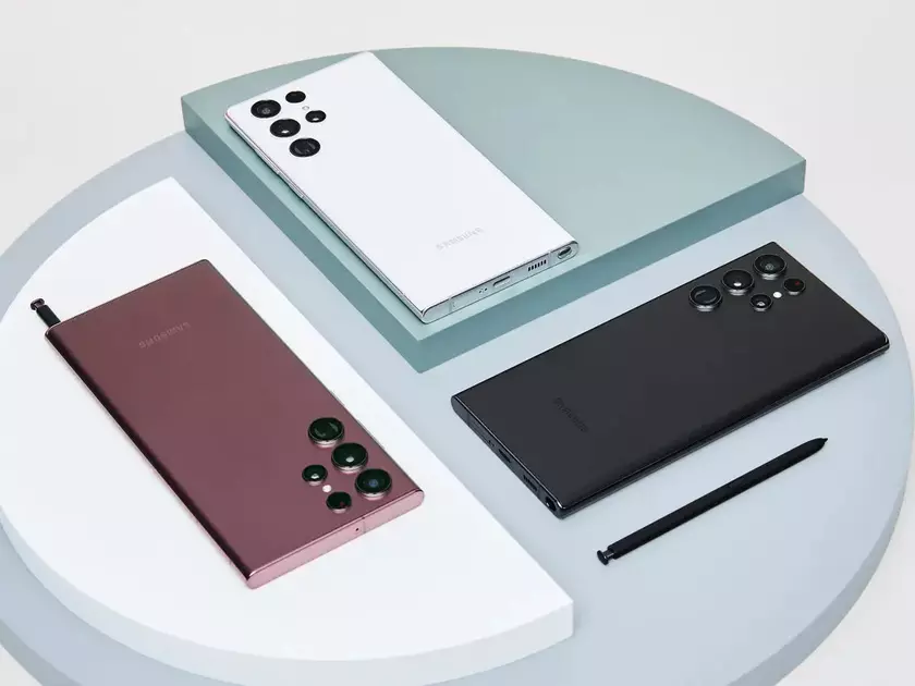 От 28 тысяч гривен: сколько будут стоить флагманы Samsung Galaxy S22 в Украине и какие подарки обещают за предзаказ