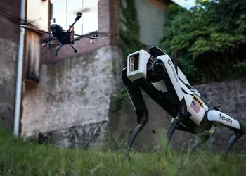 Железная дисциплина: Boston Dynamics и Asylon выпустили автономного робопса-охранника