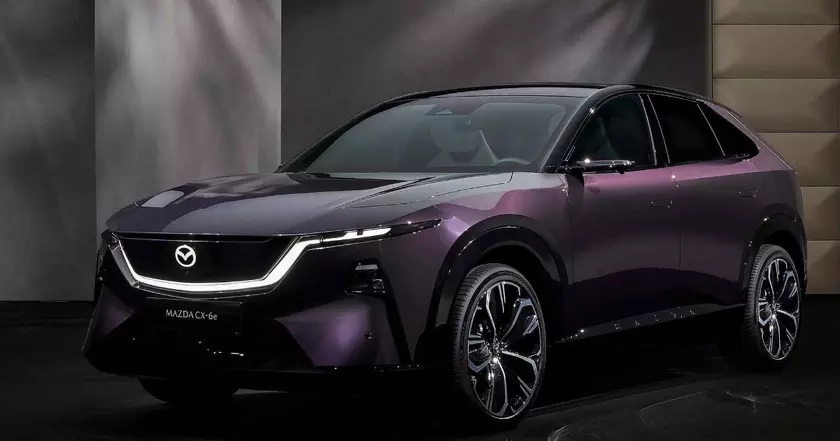 Mazda представила электрический кроссовер CX-6e на Brussels Motor Show