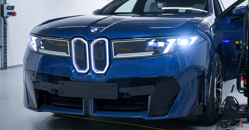 BMW iX3: Электрическое будущее в действии