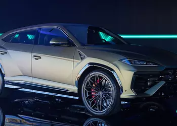 Сначала будет гибрид: Lamborghini отложила выход электрического Urus