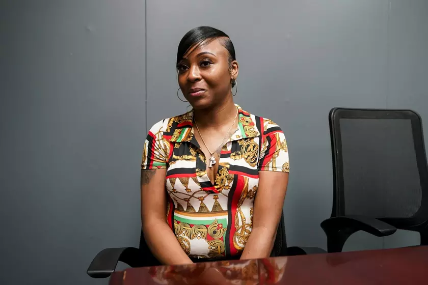 Полиция Детройта изменит правила использования распознавания лиц после ошибочного задержания беременной женщины