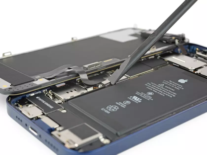 Минг-Чи Куо: смартфоны iPhone 13 получат аккумуляторы нового типа — более компактные и дешевые