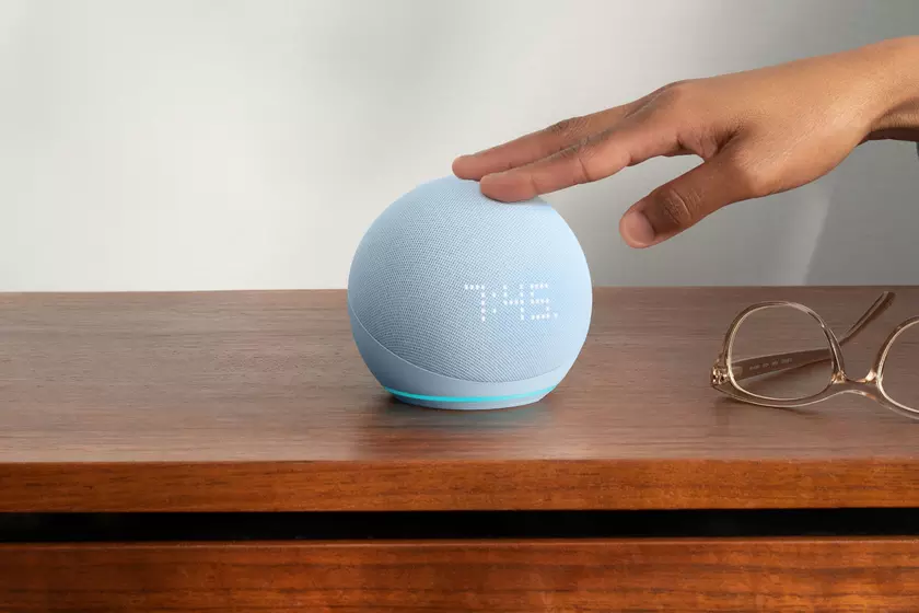 Amazon Echo Dot 5 Gen: смарт-колонка с датчиком движения, встроенными часами и Alexa за 39 евро