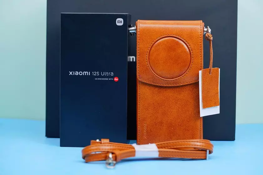 Китайцы за несколько часов раскупили все смартфоны Xiaomi 12S Ultra в самой дешёвой модификации за $900