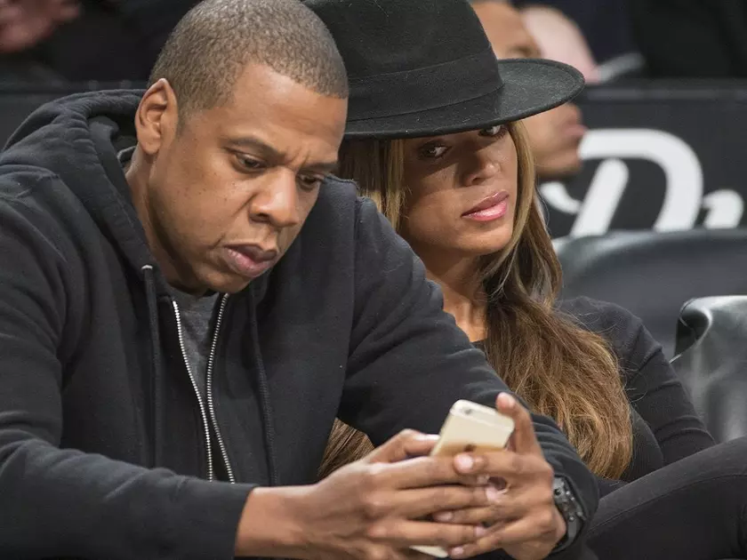 Google научил смартфоны защищаться от подглядываний