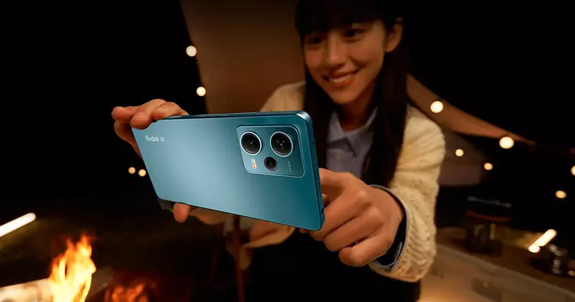 Xiaomi за день продала 350 000 смартфонов Redmi Note 12 и заработала до $126 млн