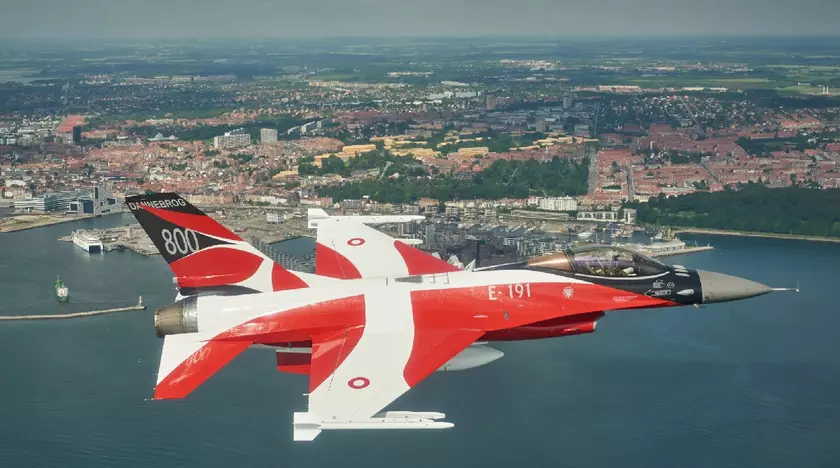 Аргентина приближается к покупке 32 истребителей F-16 Fighting Falcon и четырёх патрульных самолётов P-3 Orion общей стоимостью $450 млн