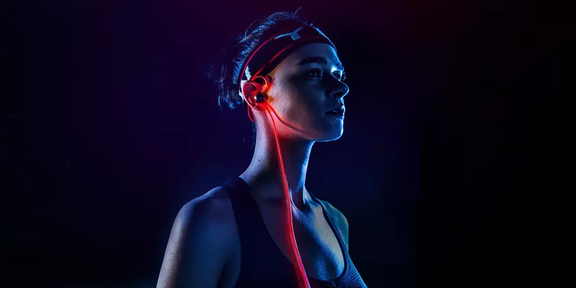 Meizu представила наушники Halo со светящимися проводами и аналог AirPods за $79