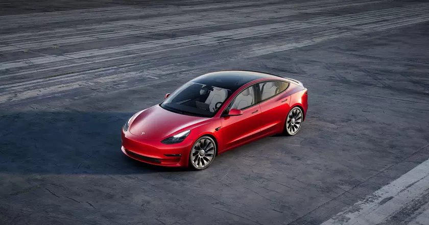 Tesla доложила о двух смертельных авариях с участием электромобилей Model 3 с системой помощи водителю Autopilot