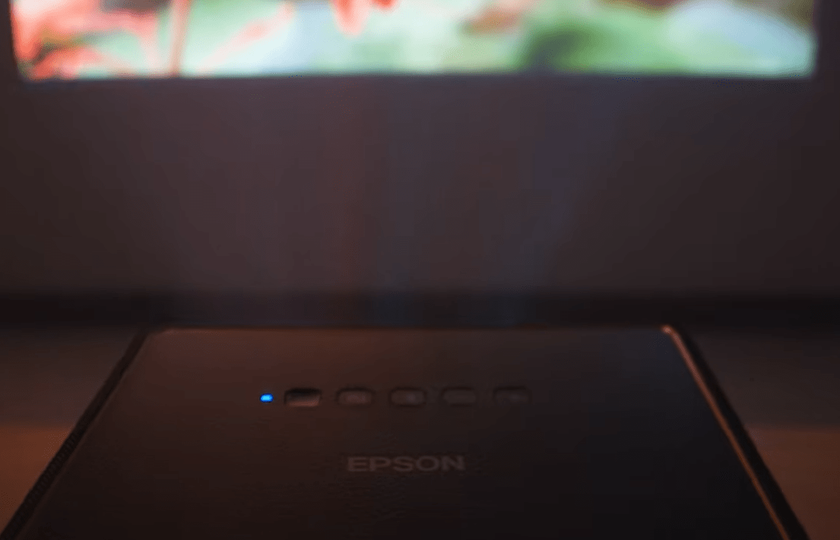 Epson EpiqVision Mini EF12 Smart-Projektor