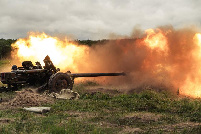ВСУ уничтожили российский БТР МТ-ЛБ с помощью 100-мм пушки МТ-12 «Рапира»