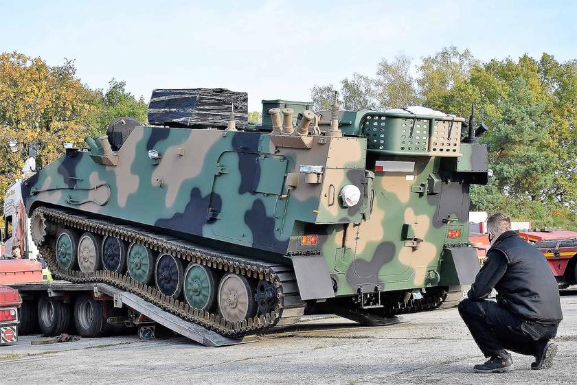 ﻿ВСУ впервые показали, как работают командно-штабные машины для артиллерийских установок AHS KRAB