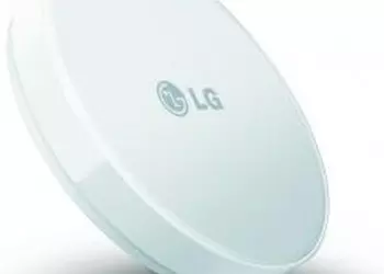 LG WCP-300 - самая маленькая беспроводная зарядка для смартфонов, поддерживающих стандарт Qi